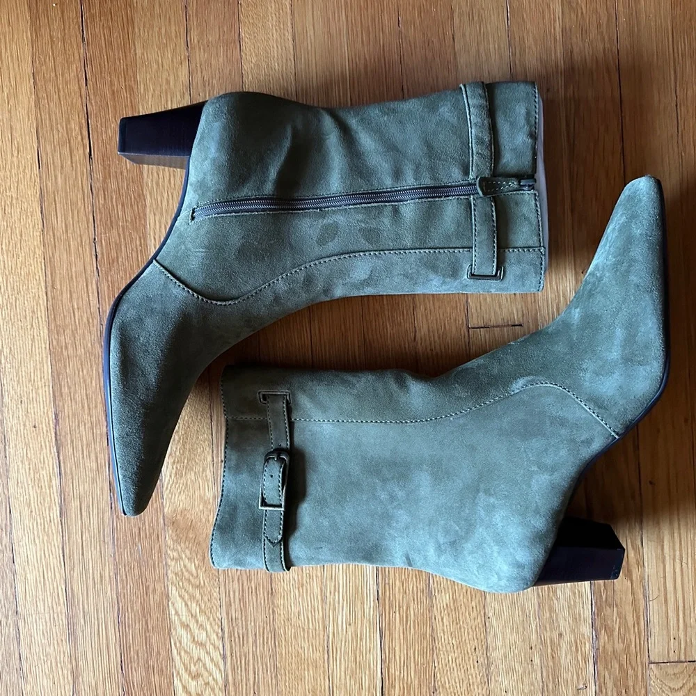 Vintage Cole Haan Tadi Short Boot in Moss Suede, Size 10, NWT
